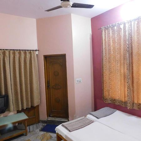 Hotel Om Palace - Couple Friendly & Local Id Accepted Джайпур Екстериор снимка