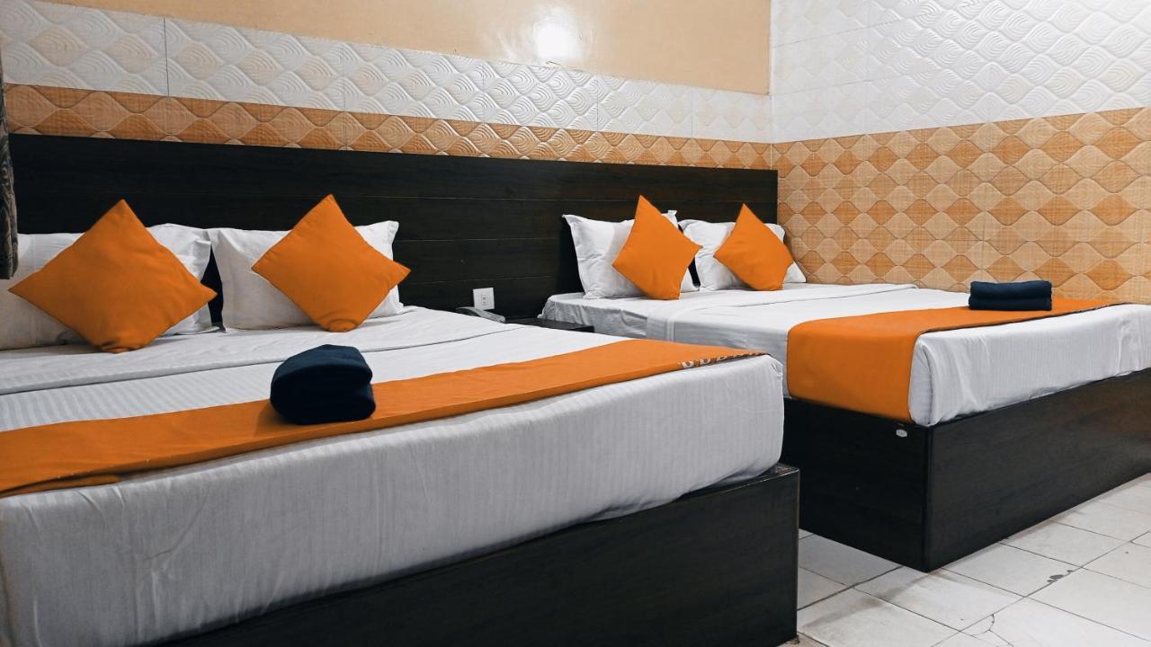 Hotel Om Palace - Couple Friendly & Local Id Accepted Джайпур Екстериор снимка
