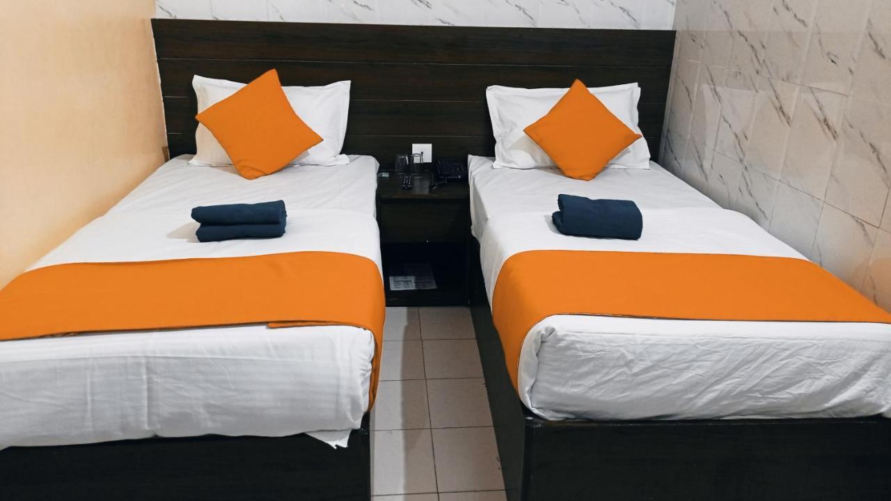 Hotel Om Palace - Couple Friendly & Local Id Accepted Джайпур Екстериор снимка