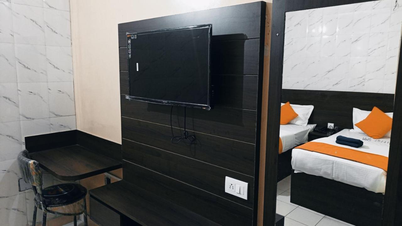 Hotel Om Palace - Couple Friendly & Local Id Accepted Джайпур Екстериор снимка