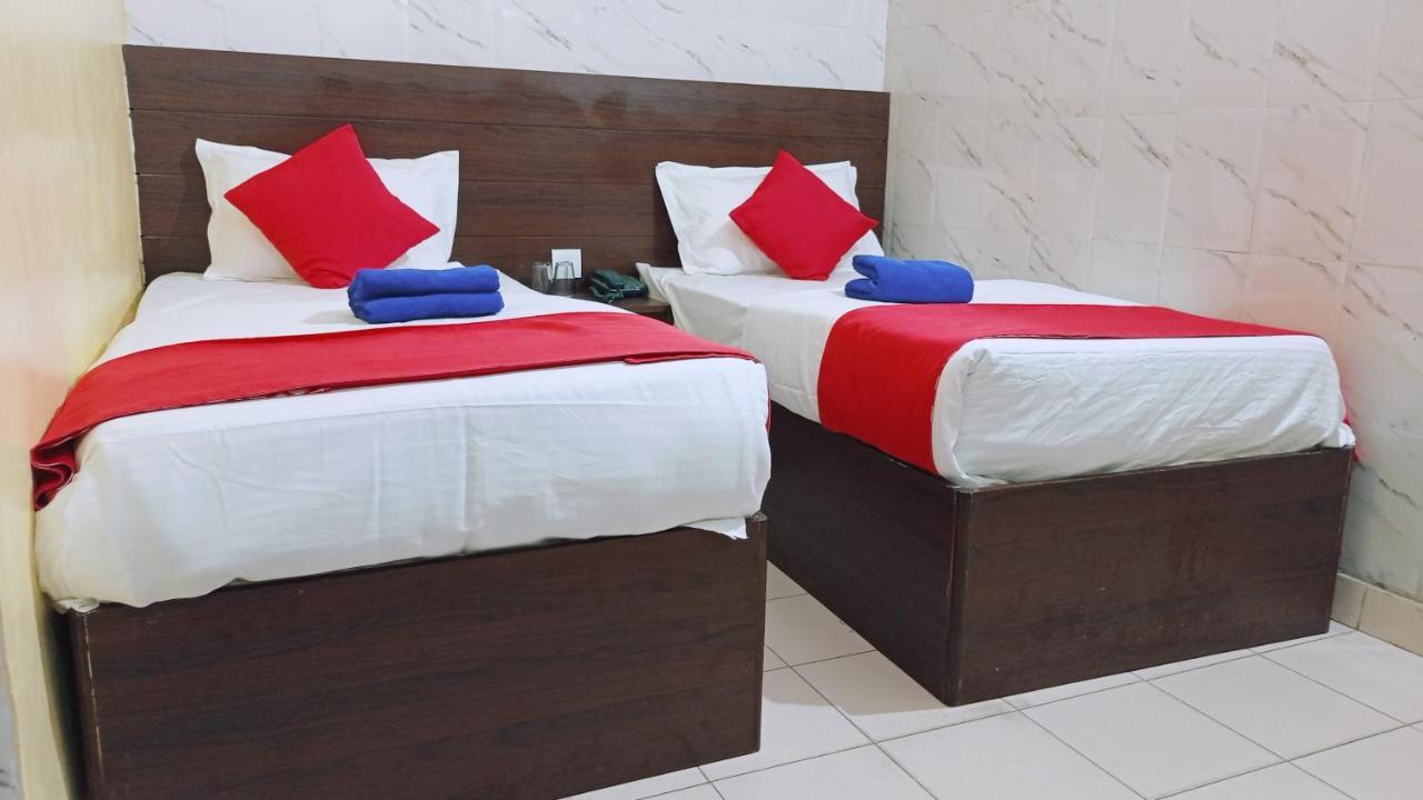 Hotel Om Palace - Couple Friendly & Local Id Accepted Джайпур Екстериор снимка