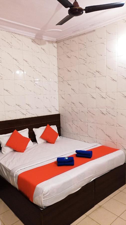 Hotel Om Palace - Couple Friendly & Local Id Accepted Джайпур Екстериор снимка