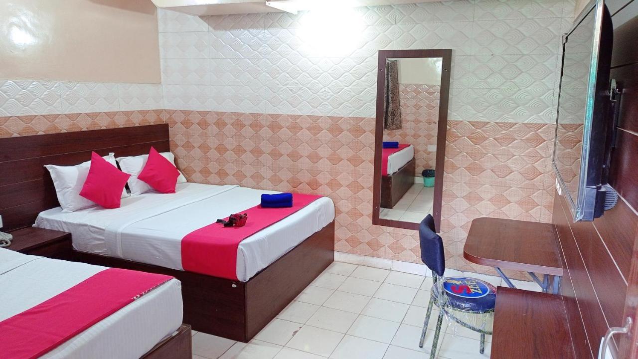 Hotel Om Palace - Couple Friendly & Local Id Accepted Джайпур Екстериор снимка