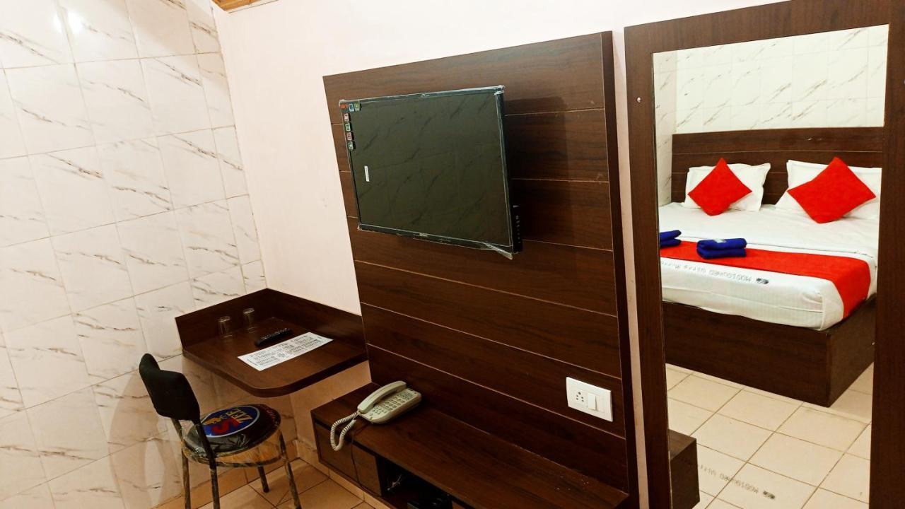 Hotel Om Palace - Couple Friendly & Local Id Accepted Джайпур Екстериор снимка