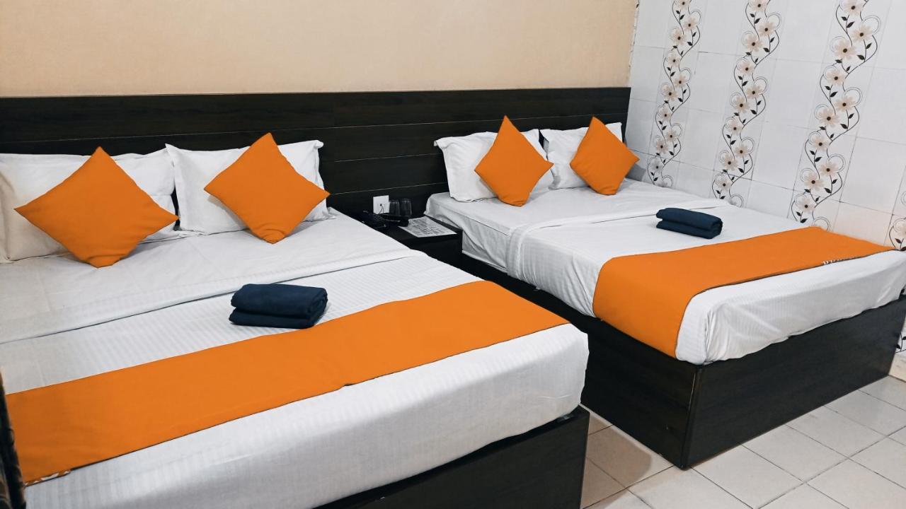Hotel Om Palace - Couple Friendly & Local Id Accepted Джайпур Екстериор снимка