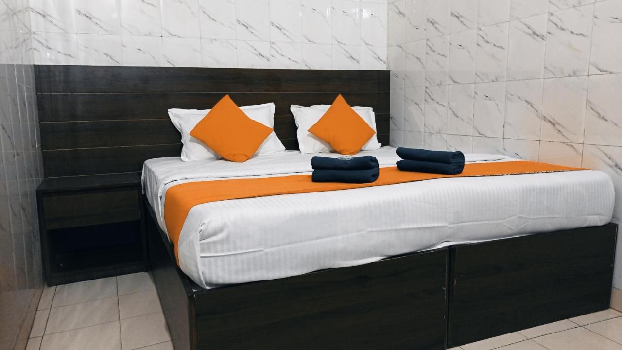 Hotel Om Palace - Couple Friendly & Local Id Accepted Джайпур Екстериор снимка