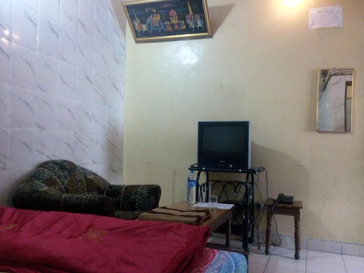 Hotel Om Palace - Couple Friendly & Local Id Accepted Джайпур Екстериор снимка